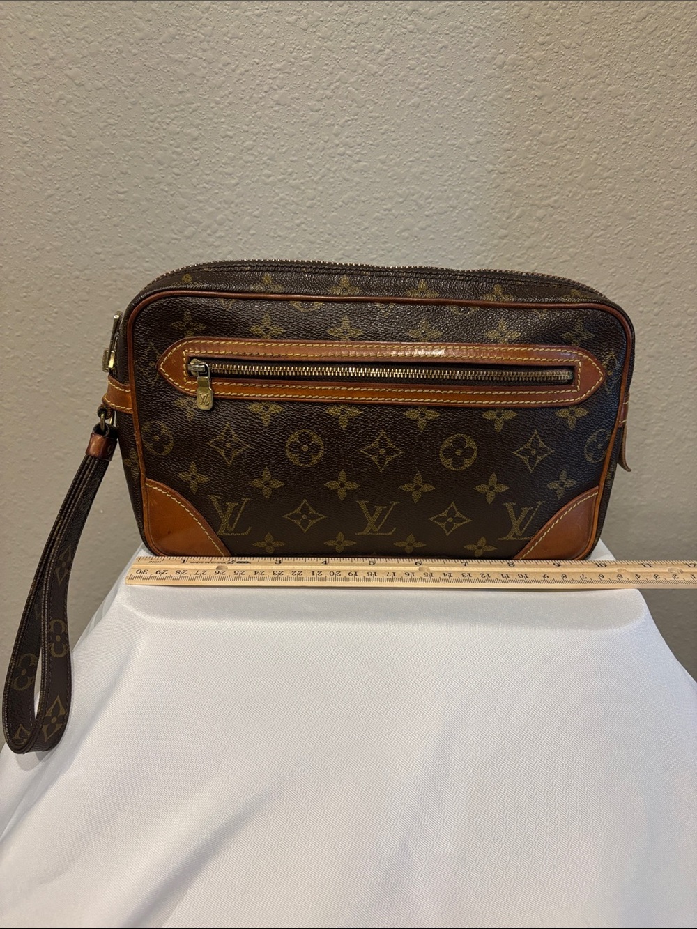 Authentic Vintage Louis Vuitton Monogram Marly Dragonne Wristlet Pouch 1985